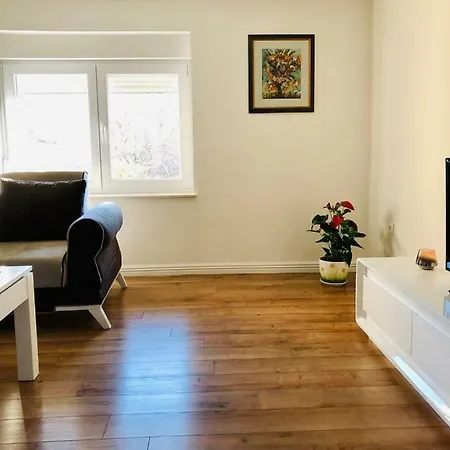 Lejla Apartment *