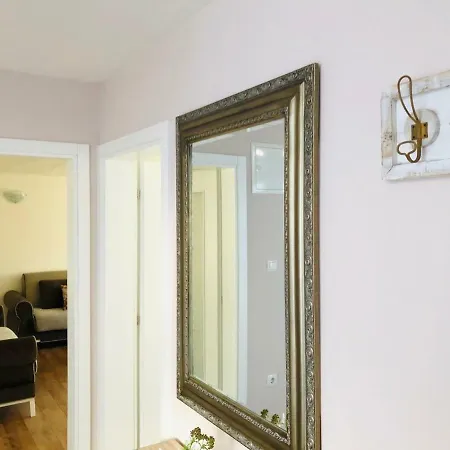 Lejla Apartment *